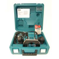 Pachet Makita RP0900X cu masina de frezat